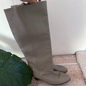Beautiful Gray Classic Boots